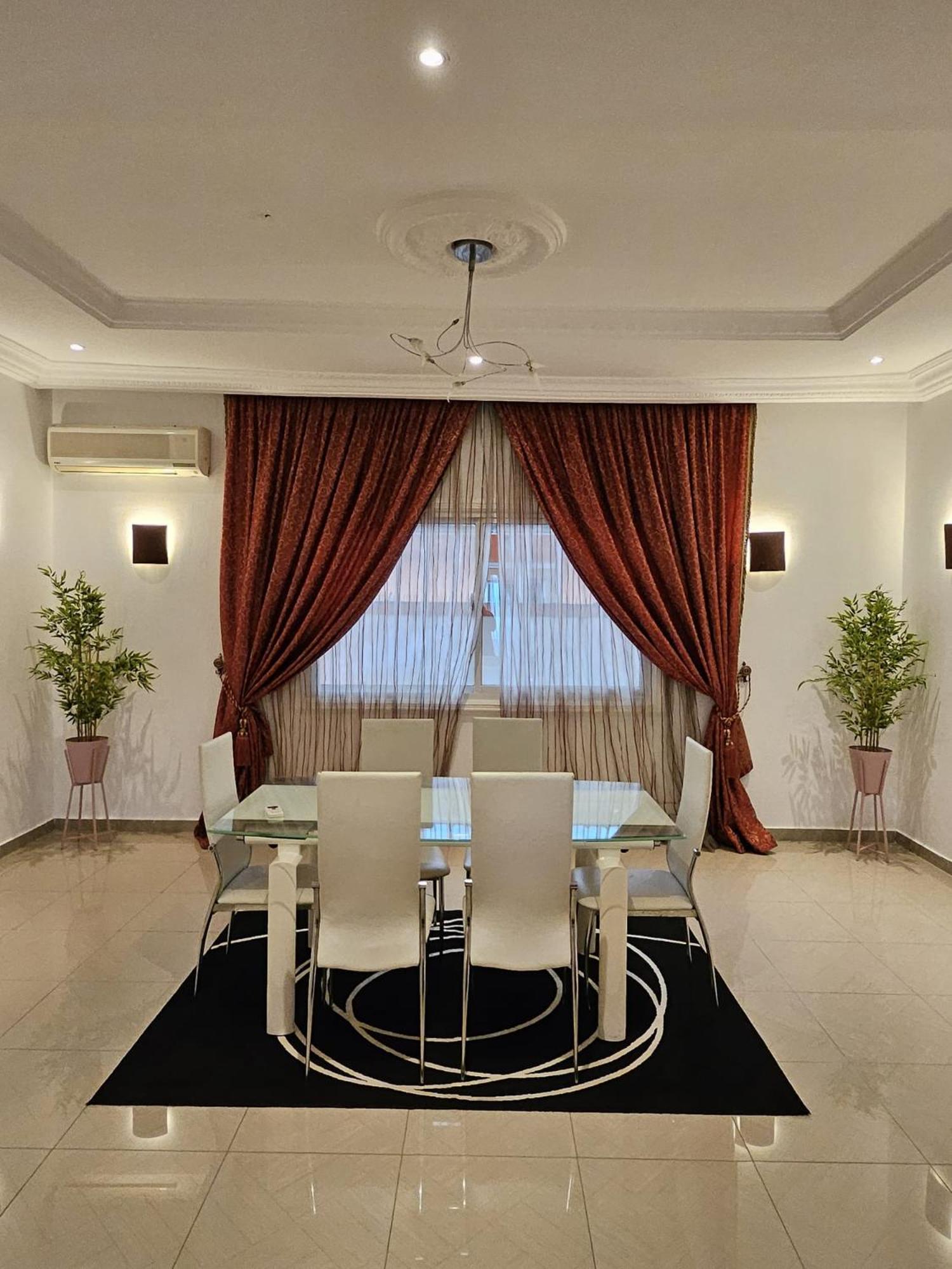 Octave'S Apt Pointe Noire Exterior photo