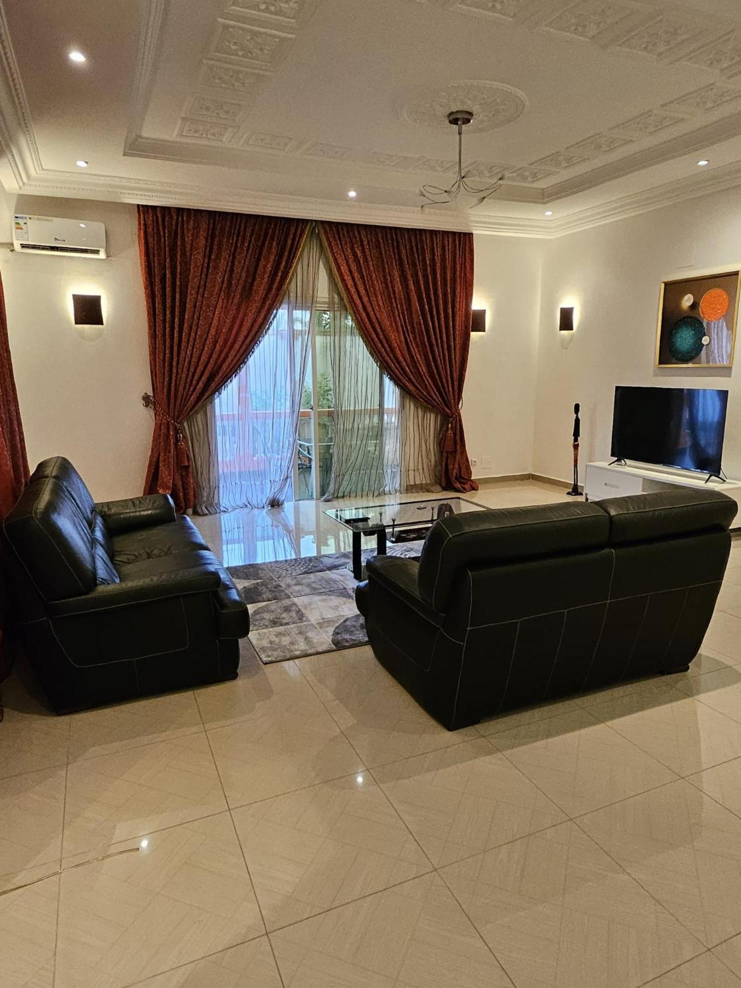 Octave'S Apt Pointe Noire Exterior photo