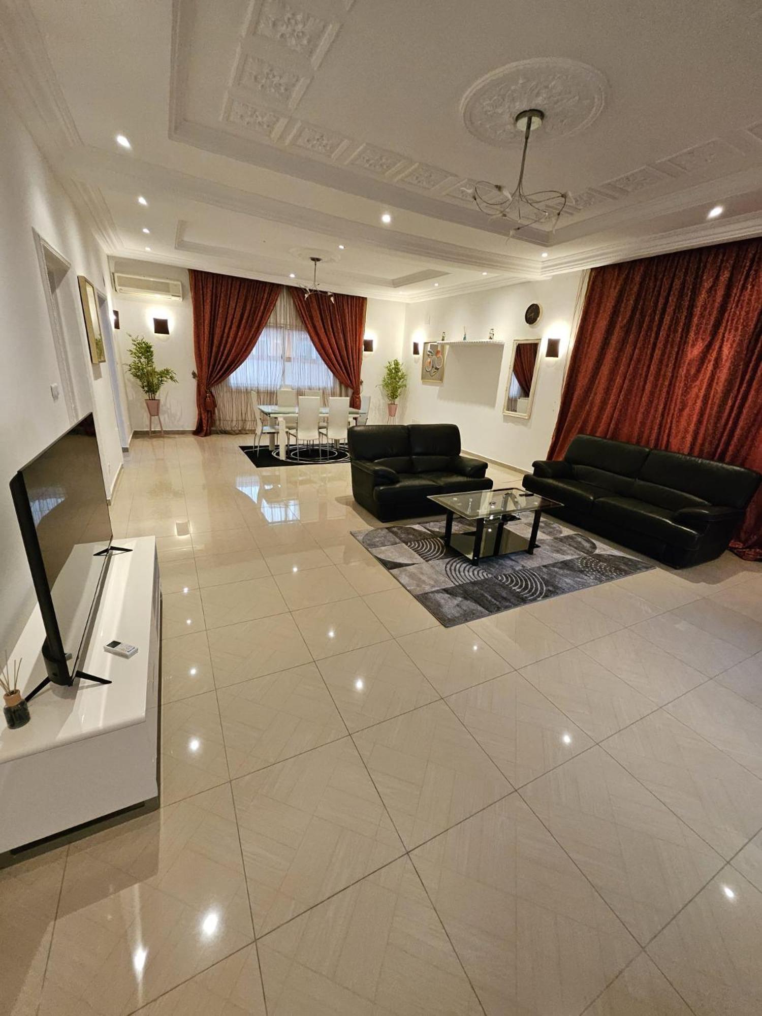 Octave'S Apt Pointe Noire Exterior photo